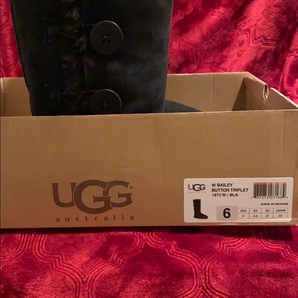 Tall Black Bailey Button Ugg Boots - Picture 5 of 5